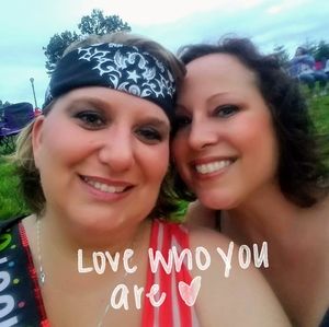 Meet your Posher, Selena